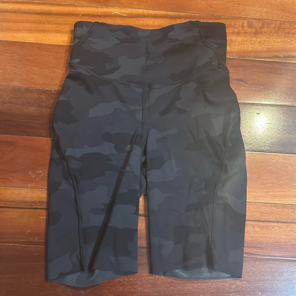 Lululemon Camo Bike Shorts Size 2